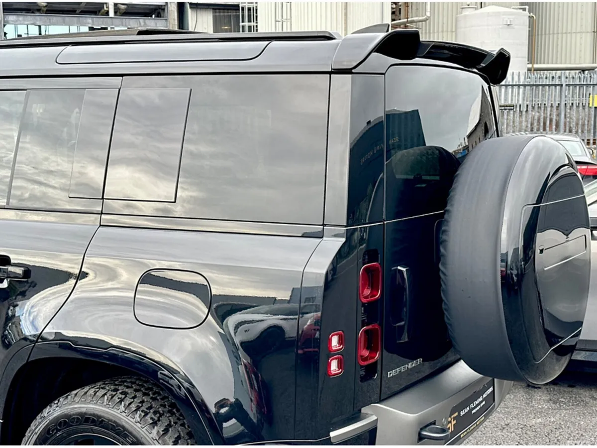 Land Rover Defender SUV, Petrol Plug-in Hybrid, 2025, Black