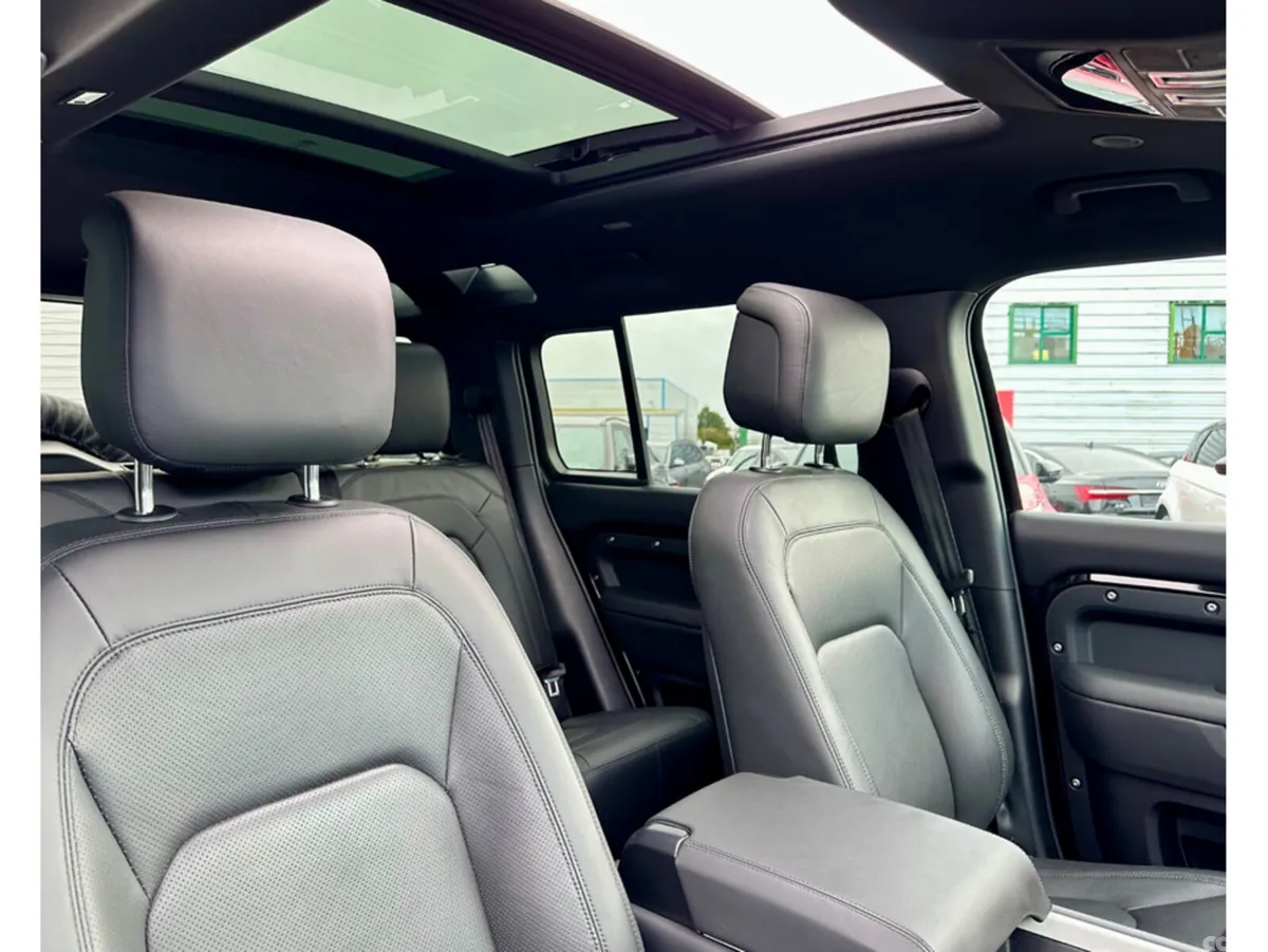 Land Rover Defender SUV, Petrol Plug-in Hybrid, 2025, Black