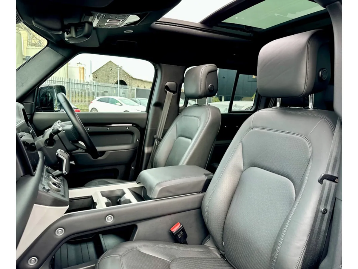 Land Rover Defender SUV, Petrol Plug-in Hybrid, 2025, Black
