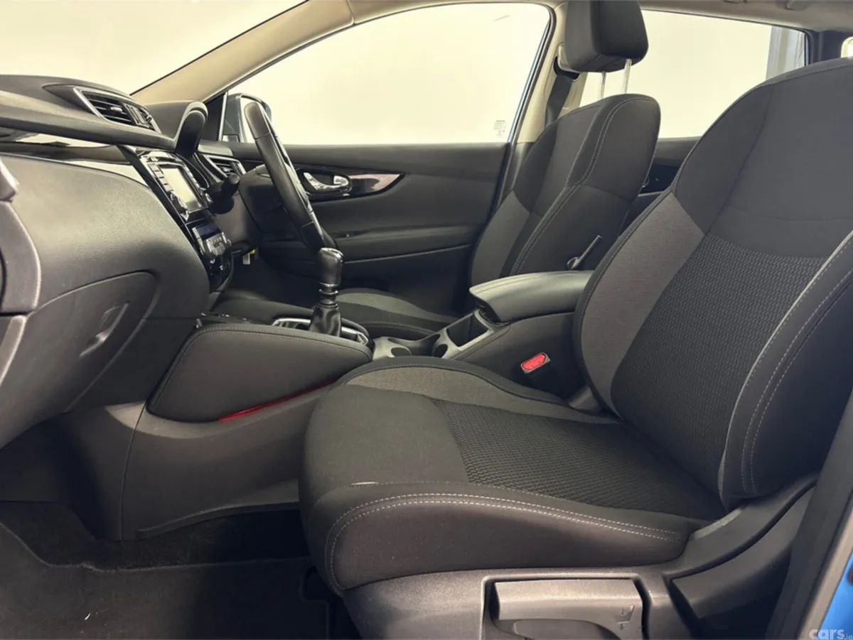 Nissan Qashqai MPV, Petrol, 2019, Blue