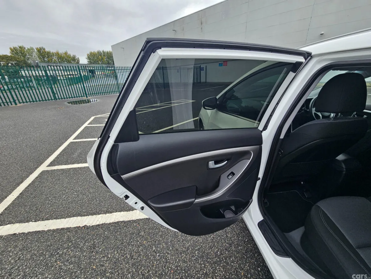Hyundai i30 Estate, Diesel, 2017, White