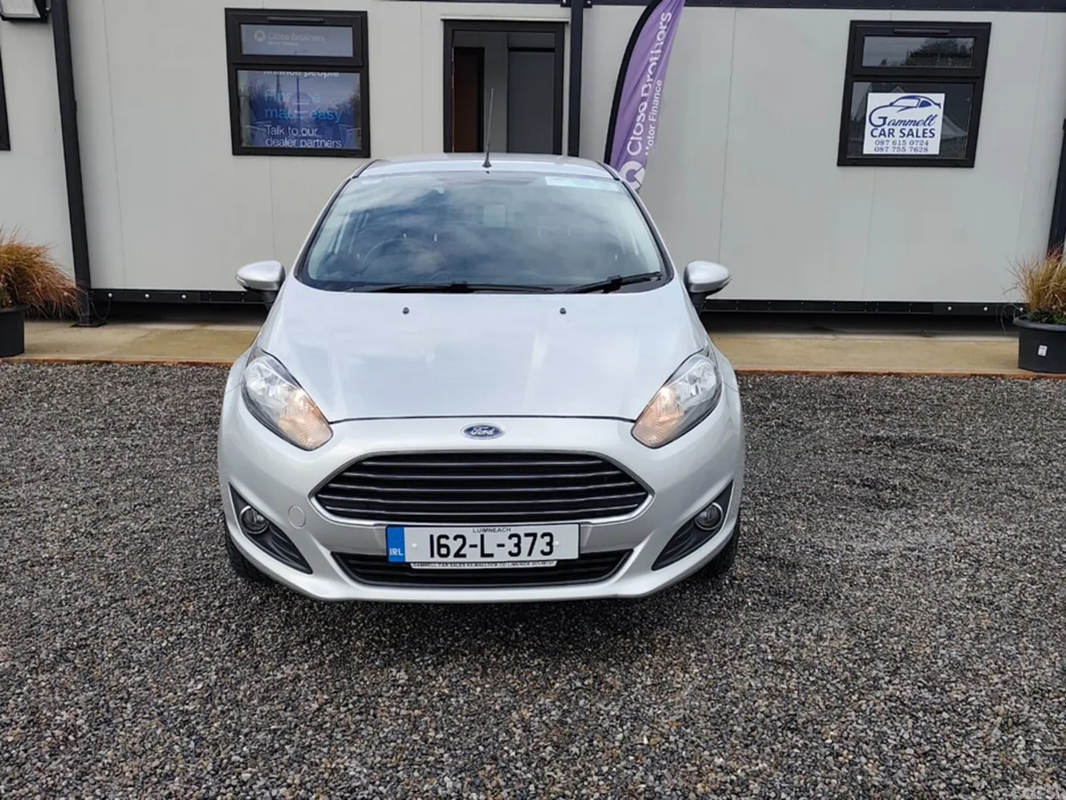Ford Fiesta Hatchback, Petrol, 2016, Silver