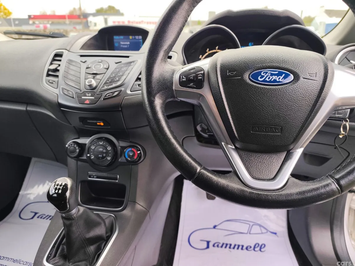 Ford Fiesta Hatchback, Petrol, 2016, Silver