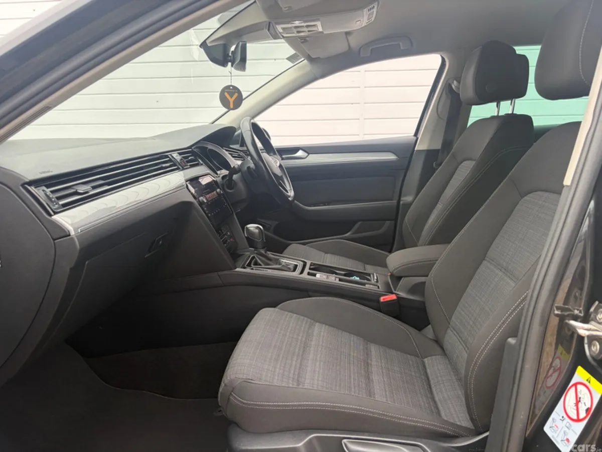 Volkswagen Passat Estate, Diesel, 2021, Grey