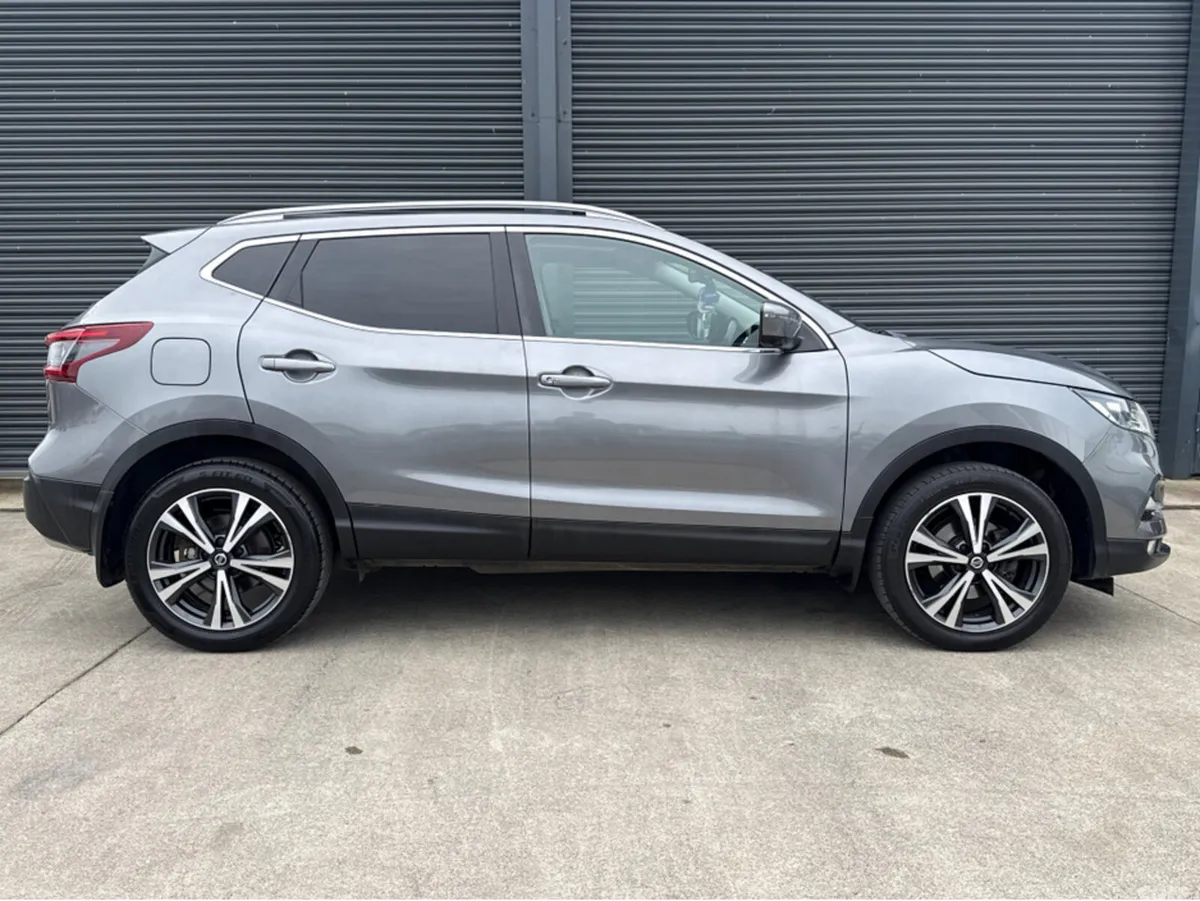 Nissan Qashqai MPV, Petrol, 2021, Grey
