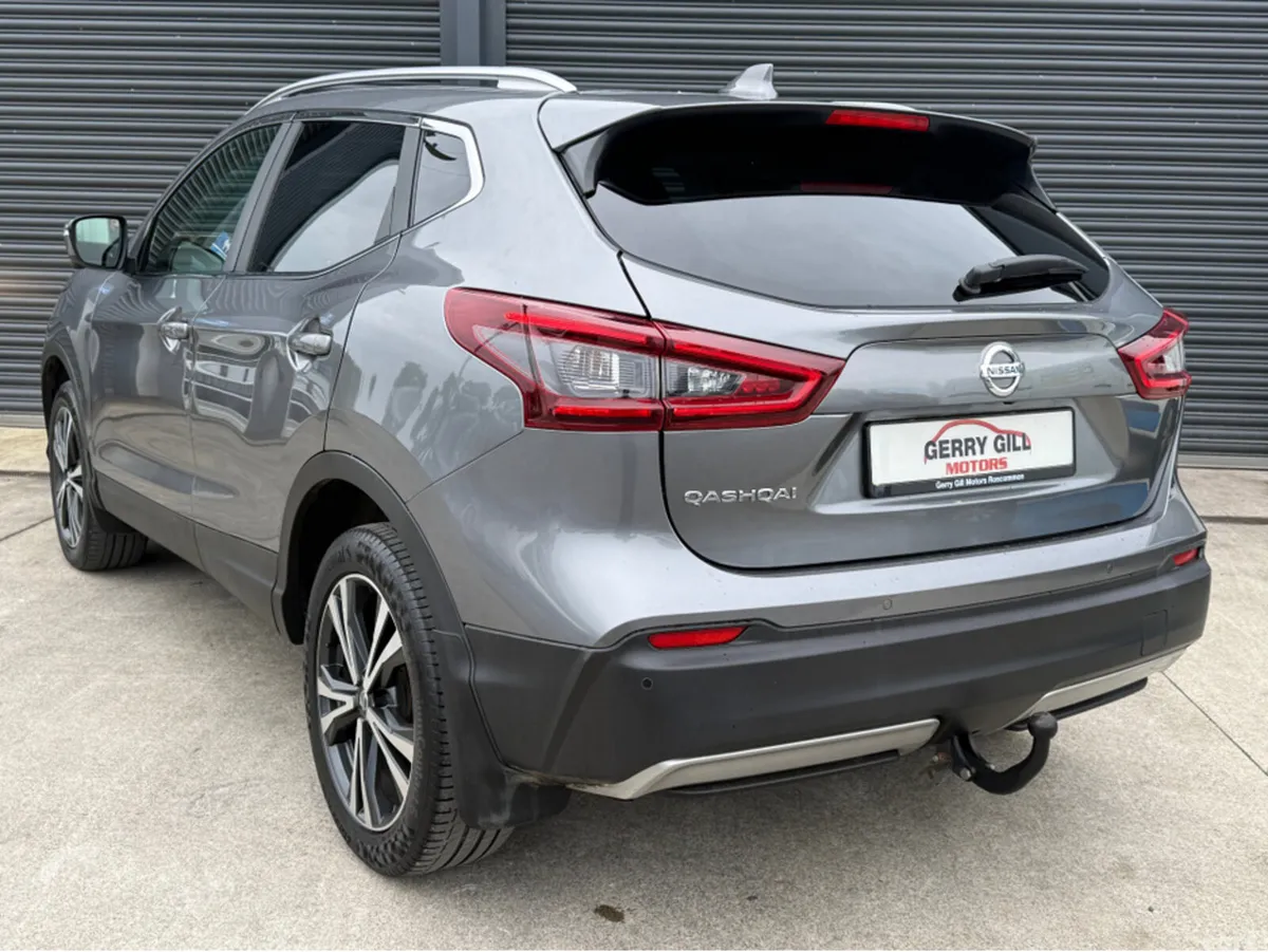 Nissan Qashqai MPV, Petrol, 2021, Grey