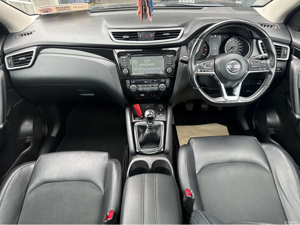 Nissan Qashqai MPV, Petrol, 2021, Grey