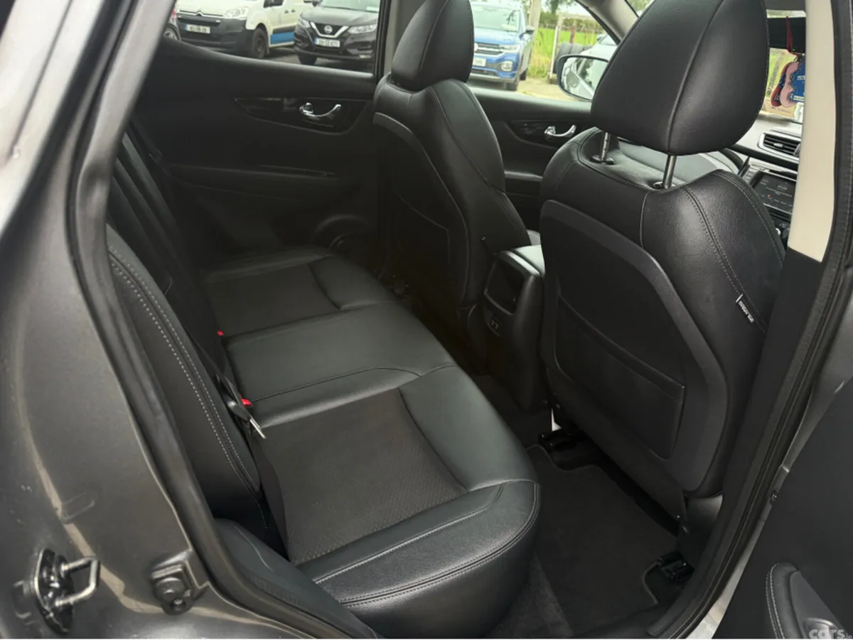 Nissan Qashqai MPV, Petrol, 2021, Grey