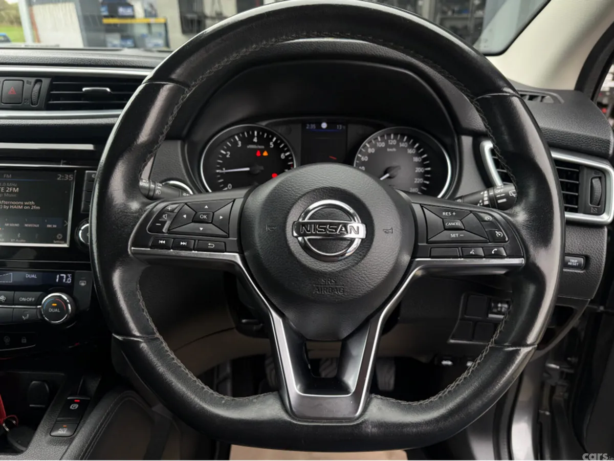 Nissan Qashqai MPV, Petrol, 2021, Grey
