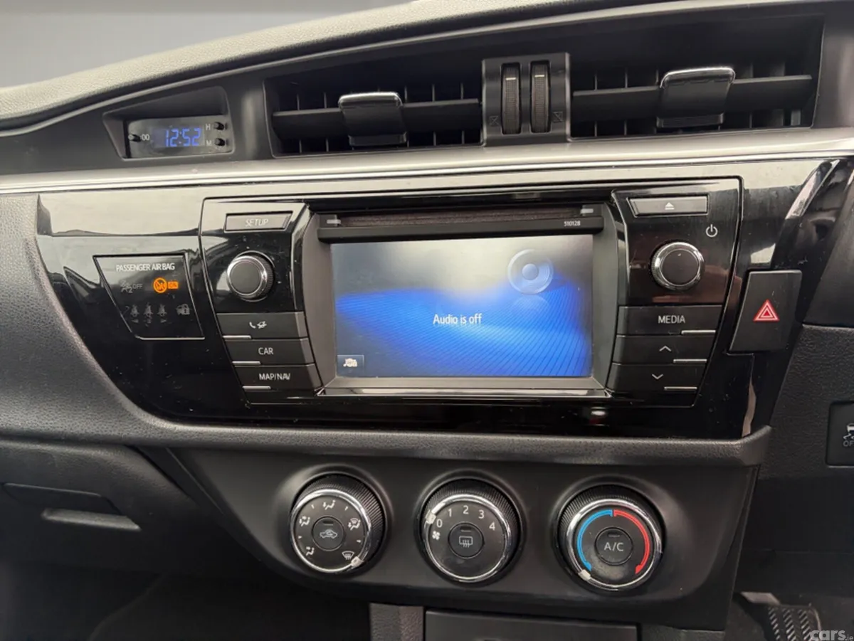 Toyota Corolla Saloon, Diesel, 2016, White