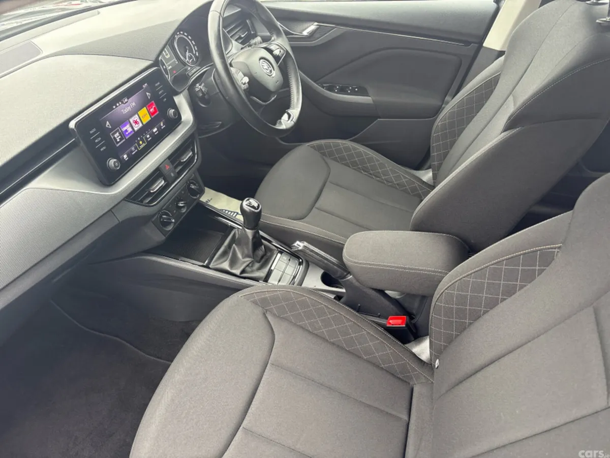 Skoda Kamiq Hatchback, Petrol, 2023, Grey