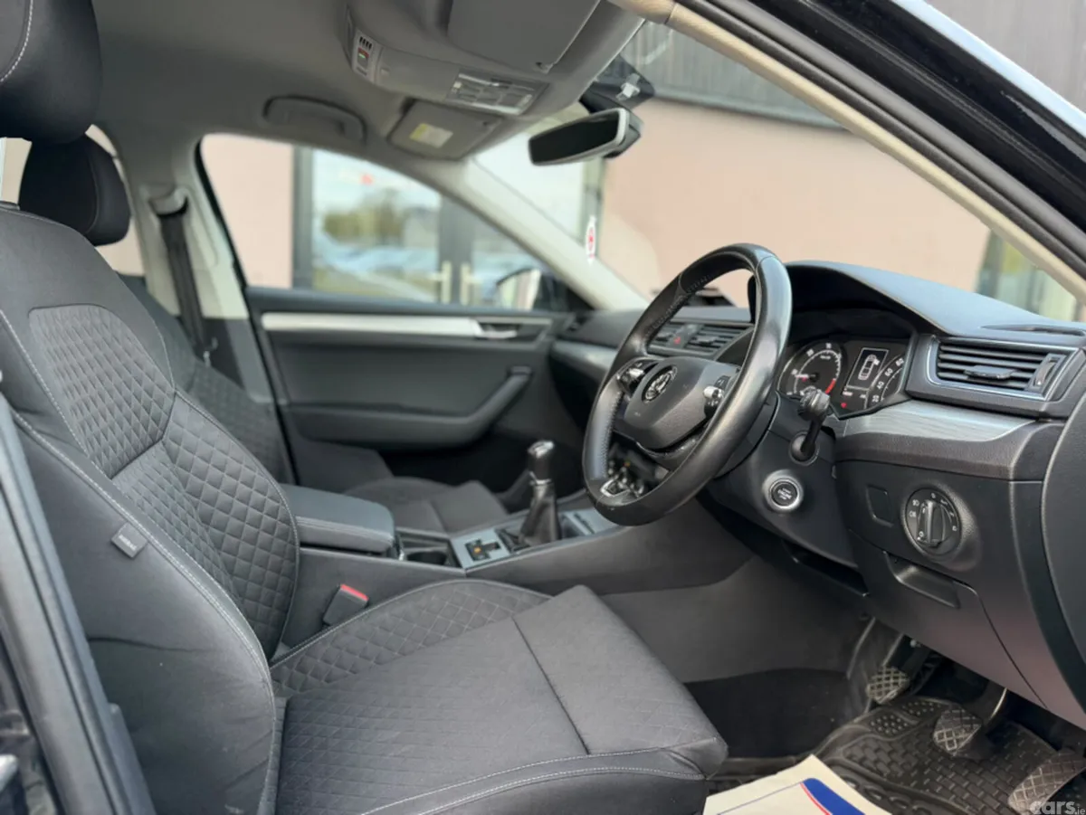 Skoda Superb Hatchback, Diesel, 2021, Black