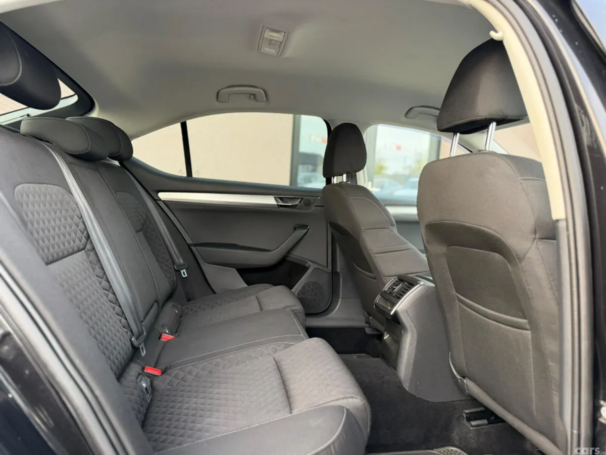 Skoda Superb Hatchback, Diesel, 2021, Black