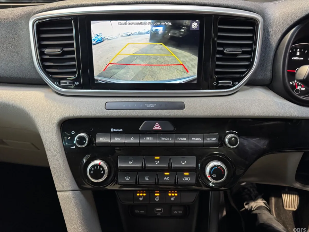 Kia Sportage MPV, Diesel, 2021, Grey