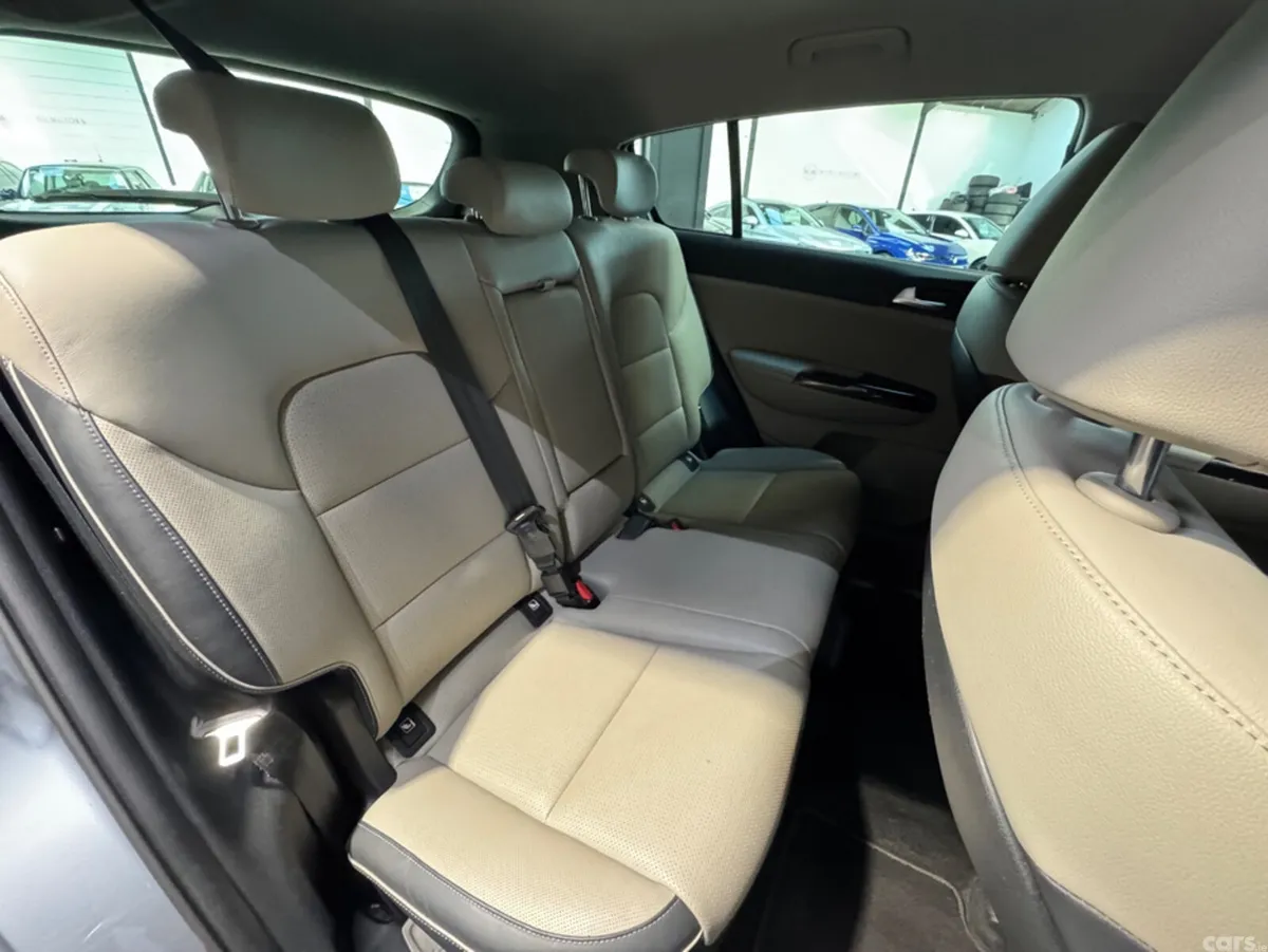 Kia Sportage MPV, Diesel, 2021, Grey
