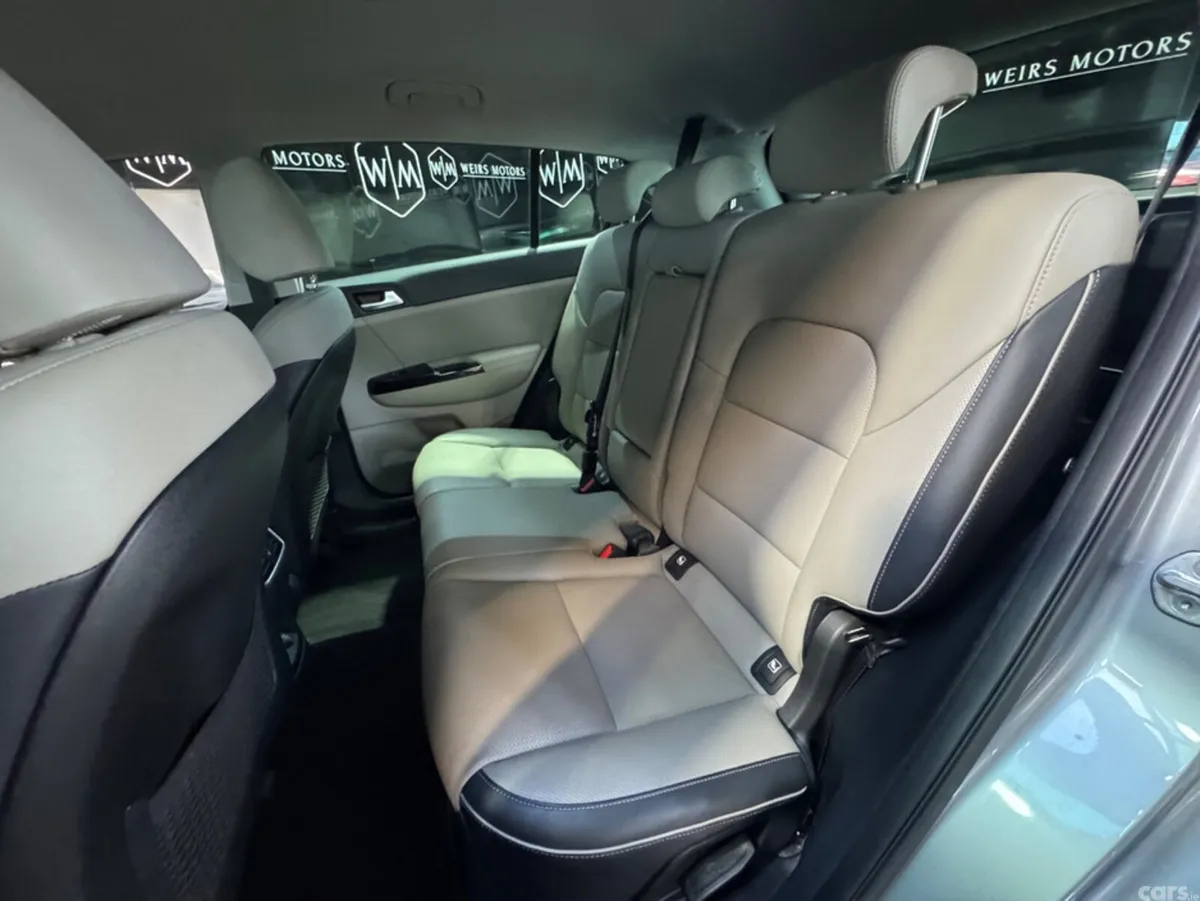 Kia Sportage MPV, Diesel, 2021, Grey