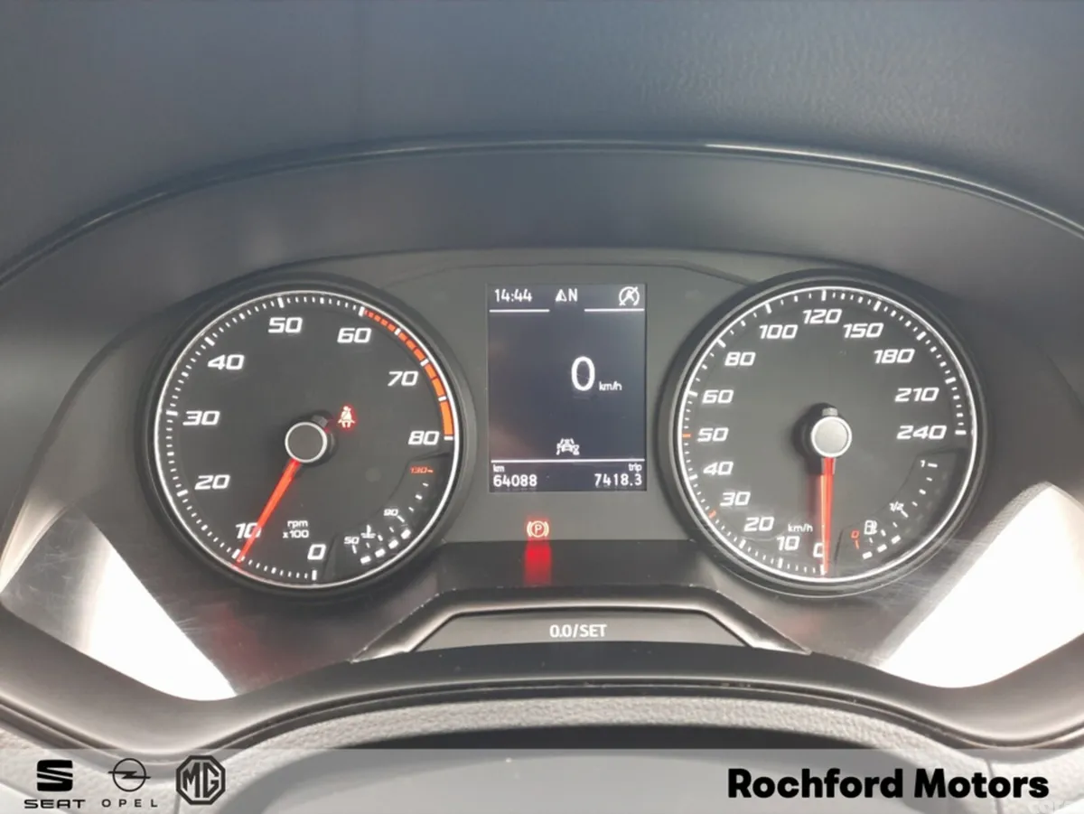 SEAT Arona Hatchback, Petrol, 2021, Grey
