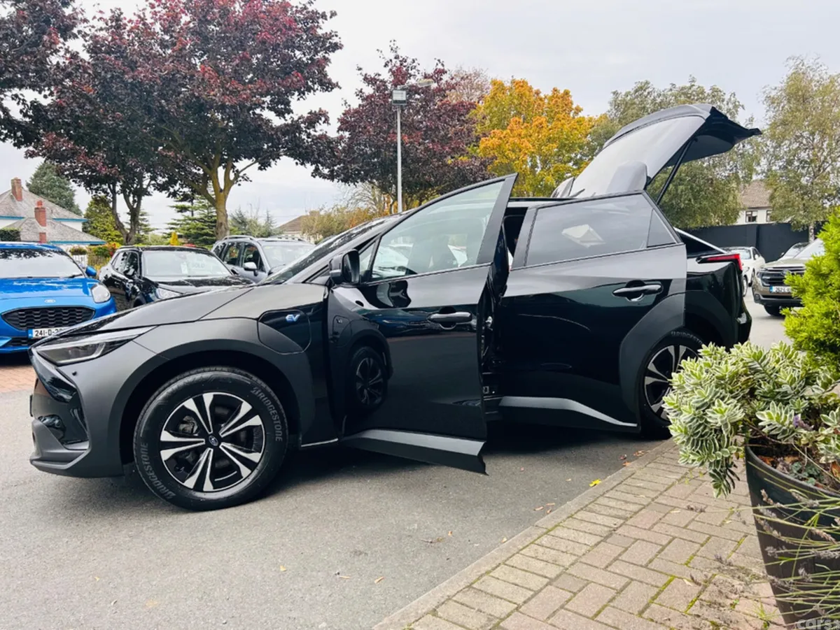 Subaru Solterra SUV, Electric, 2024, Black