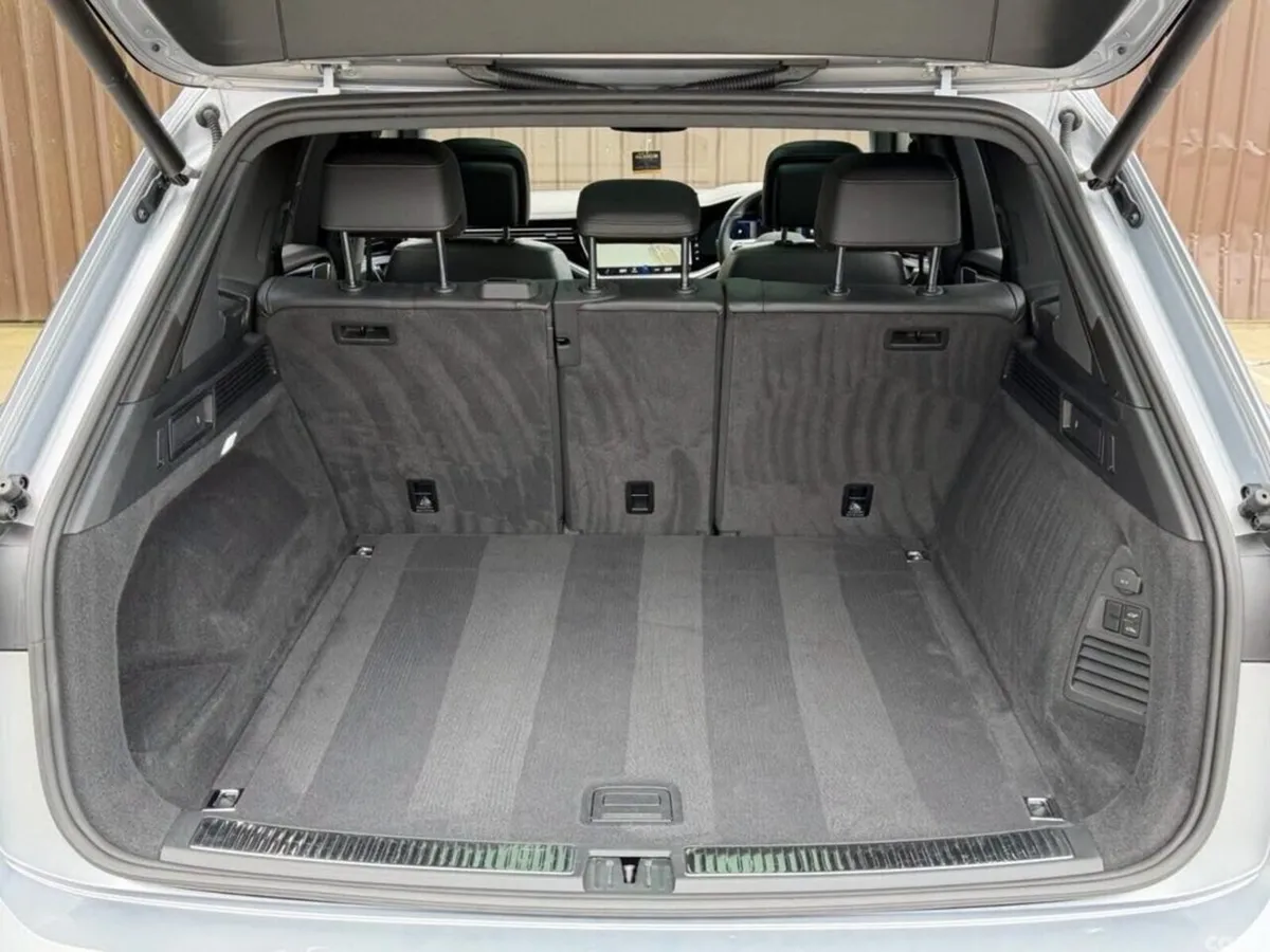 Volkswagen Touareg SUV, Diesel, 2021, Silver