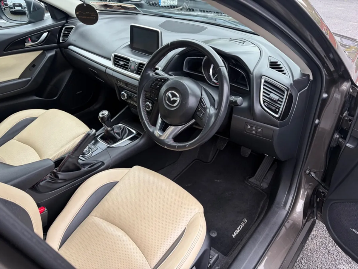 Mazda Mazda3 Hatchback, Diesel, 2014, Brown