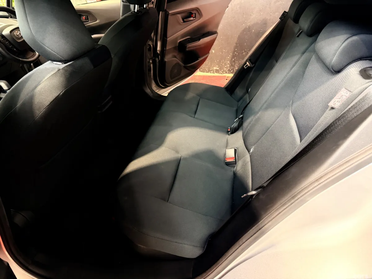 Toyota Prius Saloon, Petrol Hybrid, 2023, Silver