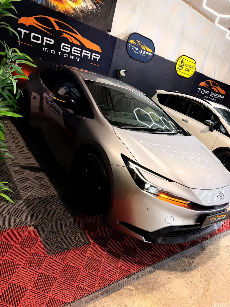 Toyota Prius Saloon, Petrol Hybrid, 2023, Silver