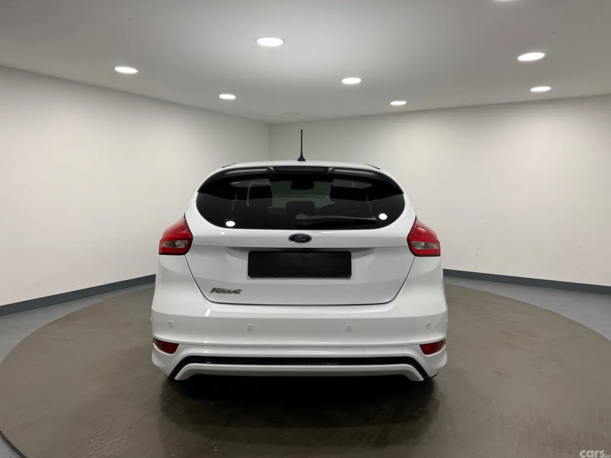 Ford Focus Hatchback, Diesel, 2017, White