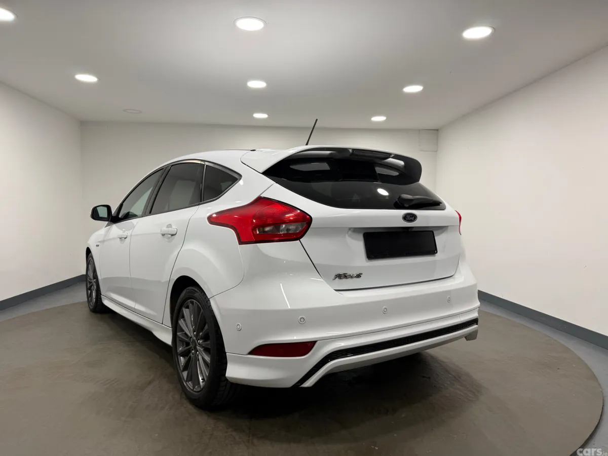 Ford Focus Hatchback, Diesel, 2017, White
