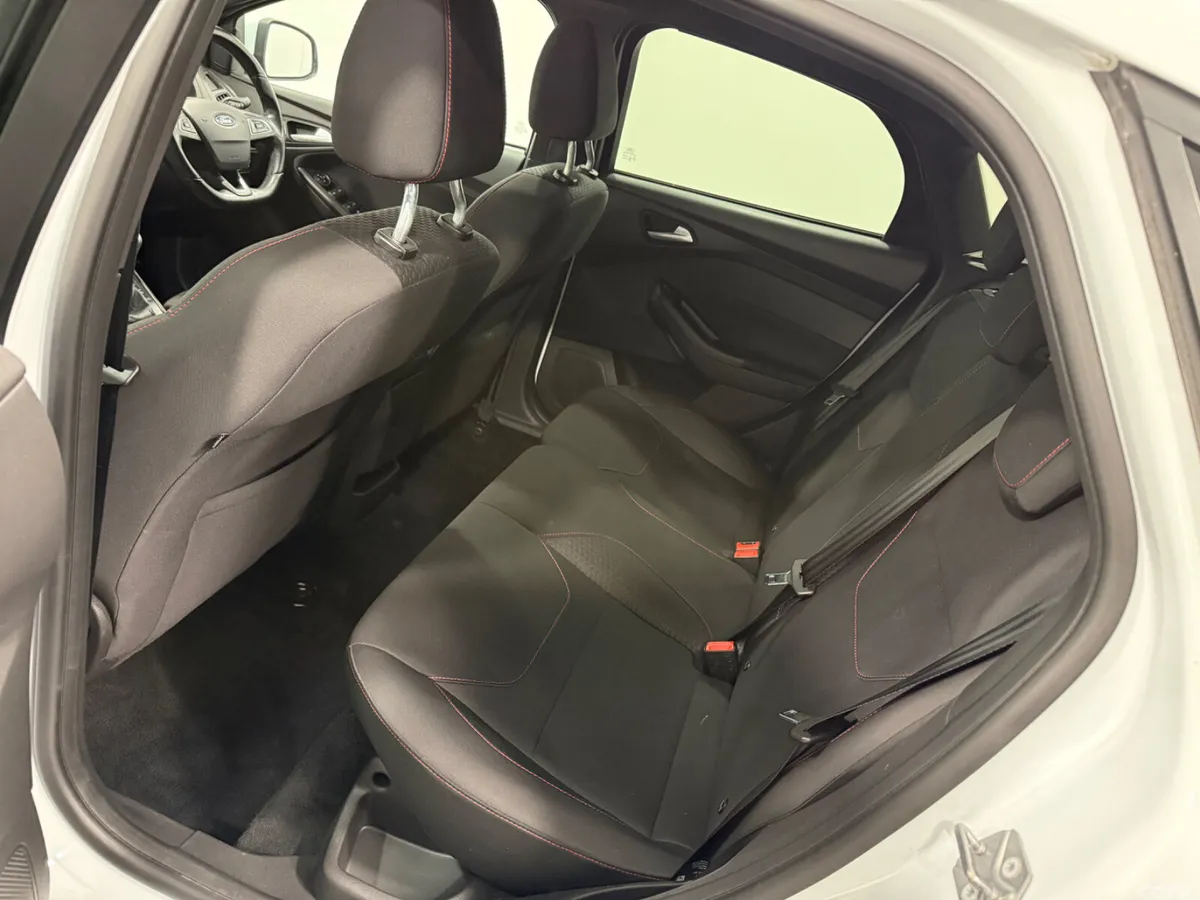 Ford Focus Hatchback, Diesel, 2017, White