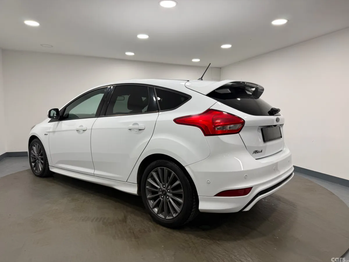 Ford Focus Hatchback, Diesel, 2017, White