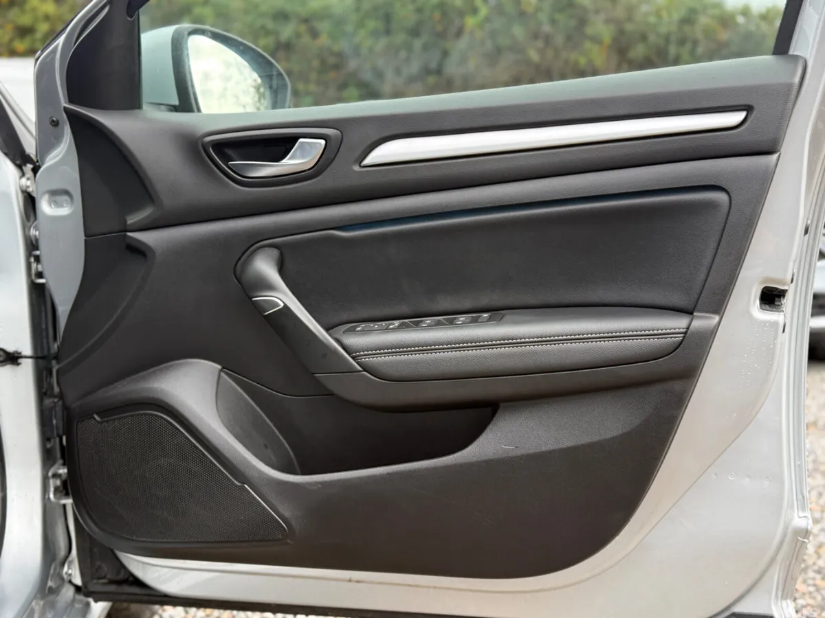 Renault Megane Hatchback, Petrol Plug-in Hybrid, 2021, Grey