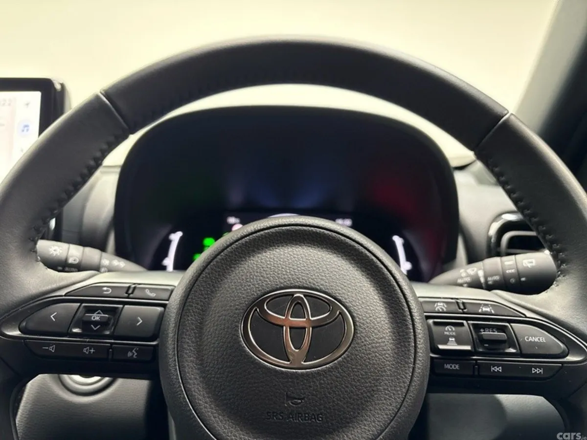 Toyota Yaris Cross Hatchback, Petrol Hybrid, 2026, Grey