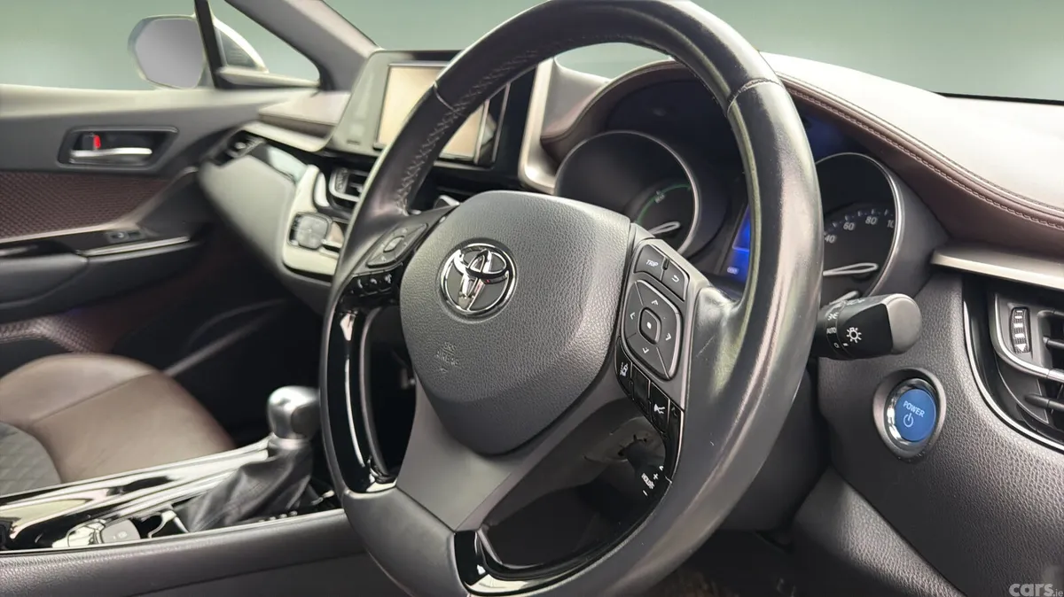 Toyota C-HR SUV, Petrol Hybrid, 2019, Silver
