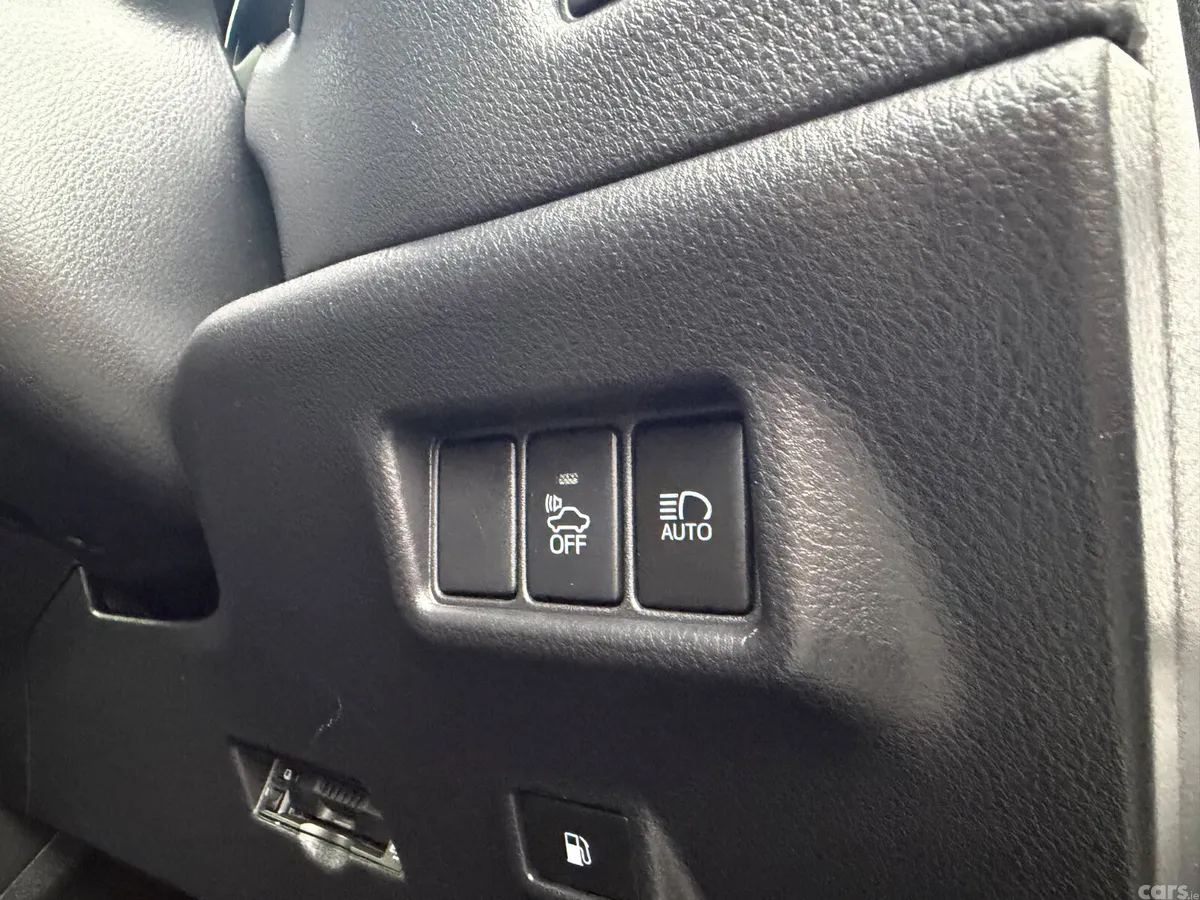 Toyota C-HR SUV, Petrol Hybrid, 2019, Silver