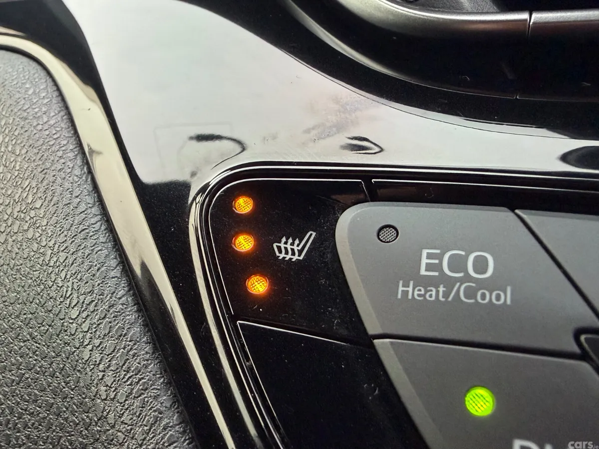 Toyota C-HR SUV, Petrol Hybrid, 2019, Silver