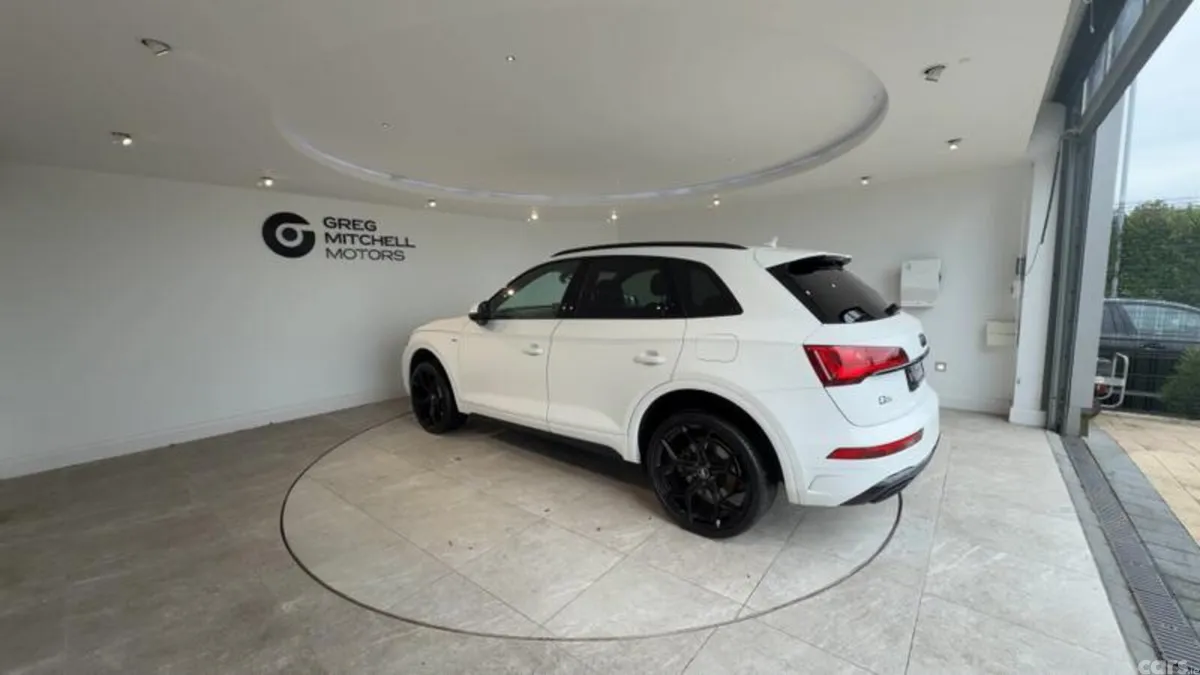 Audi Q5 SUV, Petrol Hybrid, 2023, White