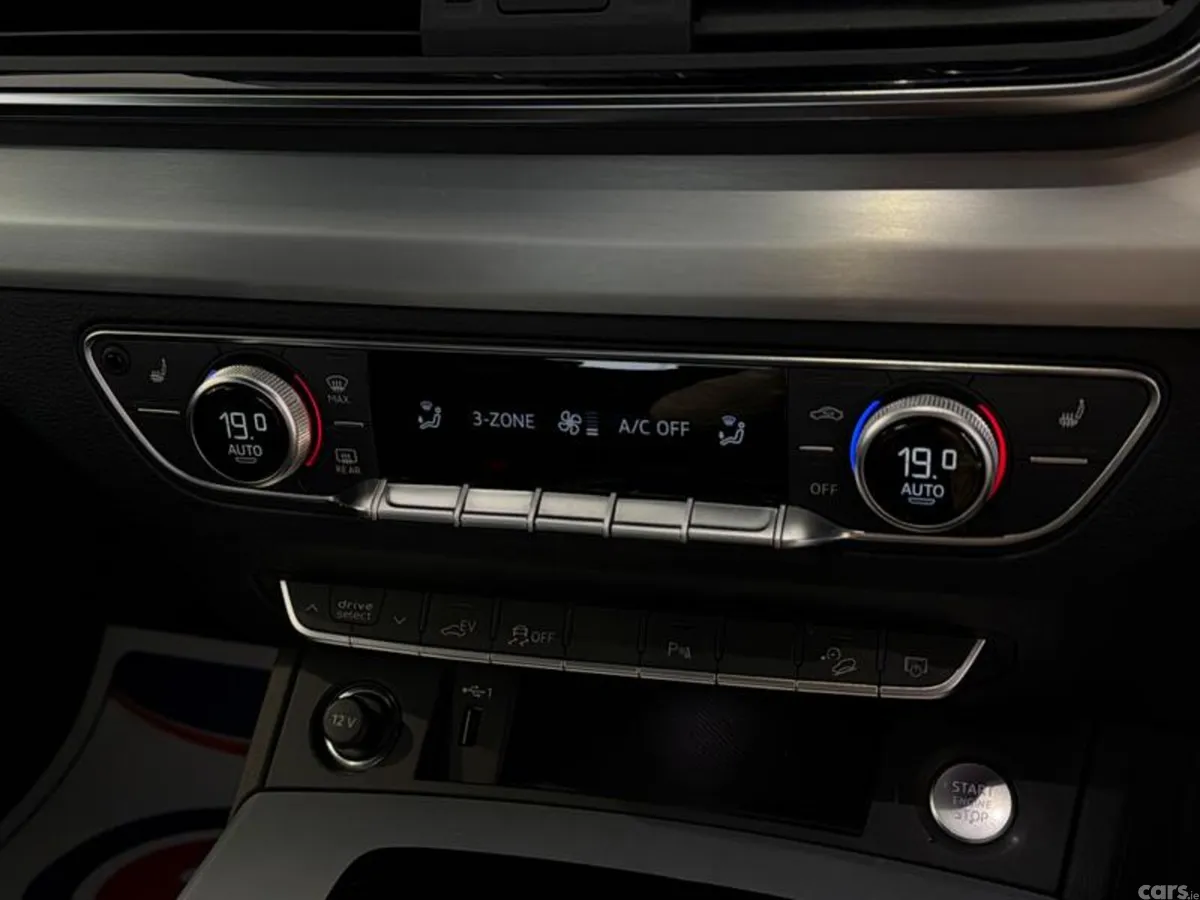Audi Q5 SUV, Petrol Hybrid, 2023, White