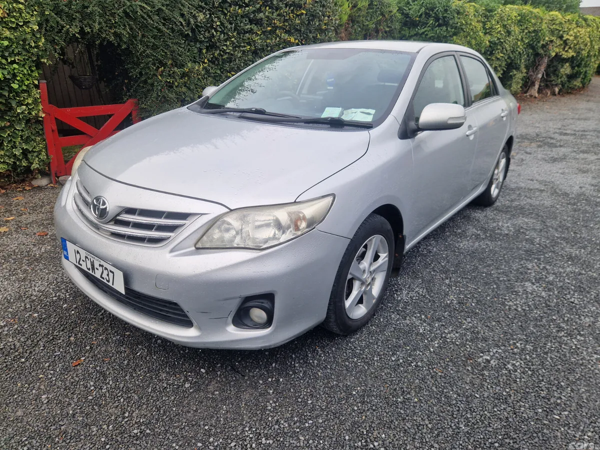 Toyota Corolla Saloon, Diesel, 2012, Silver