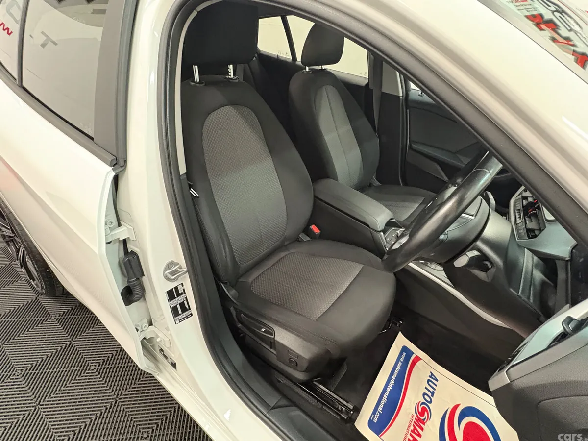 BMW 1-Series Hatchback, Diesel, 2022, White