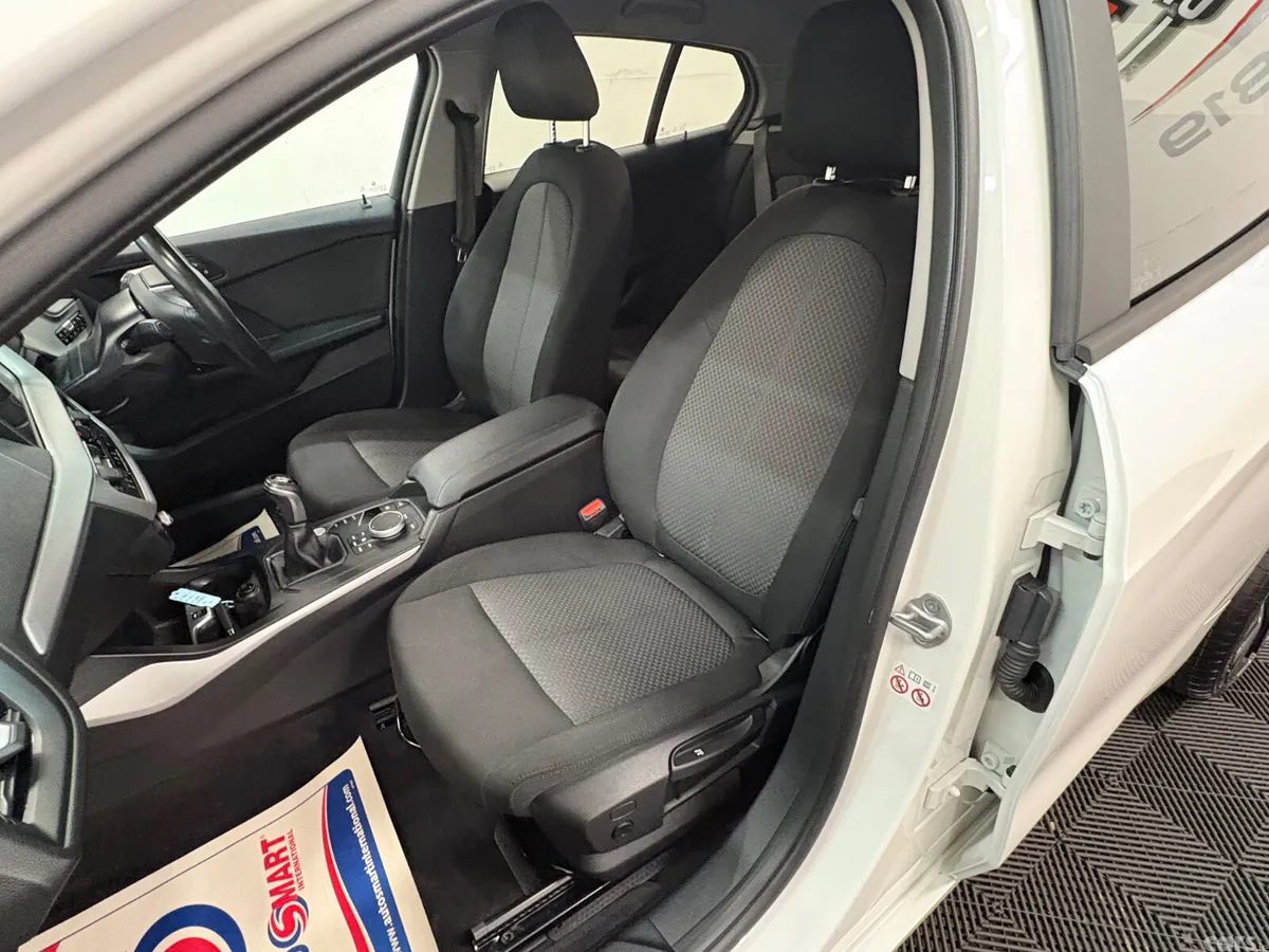 BMW 1-Series Hatchback, Diesel, 2022, White