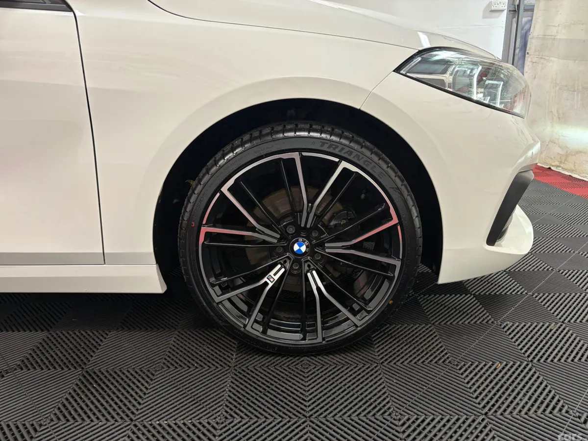 BMW 1-Series Hatchback, Diesel, 2022, White