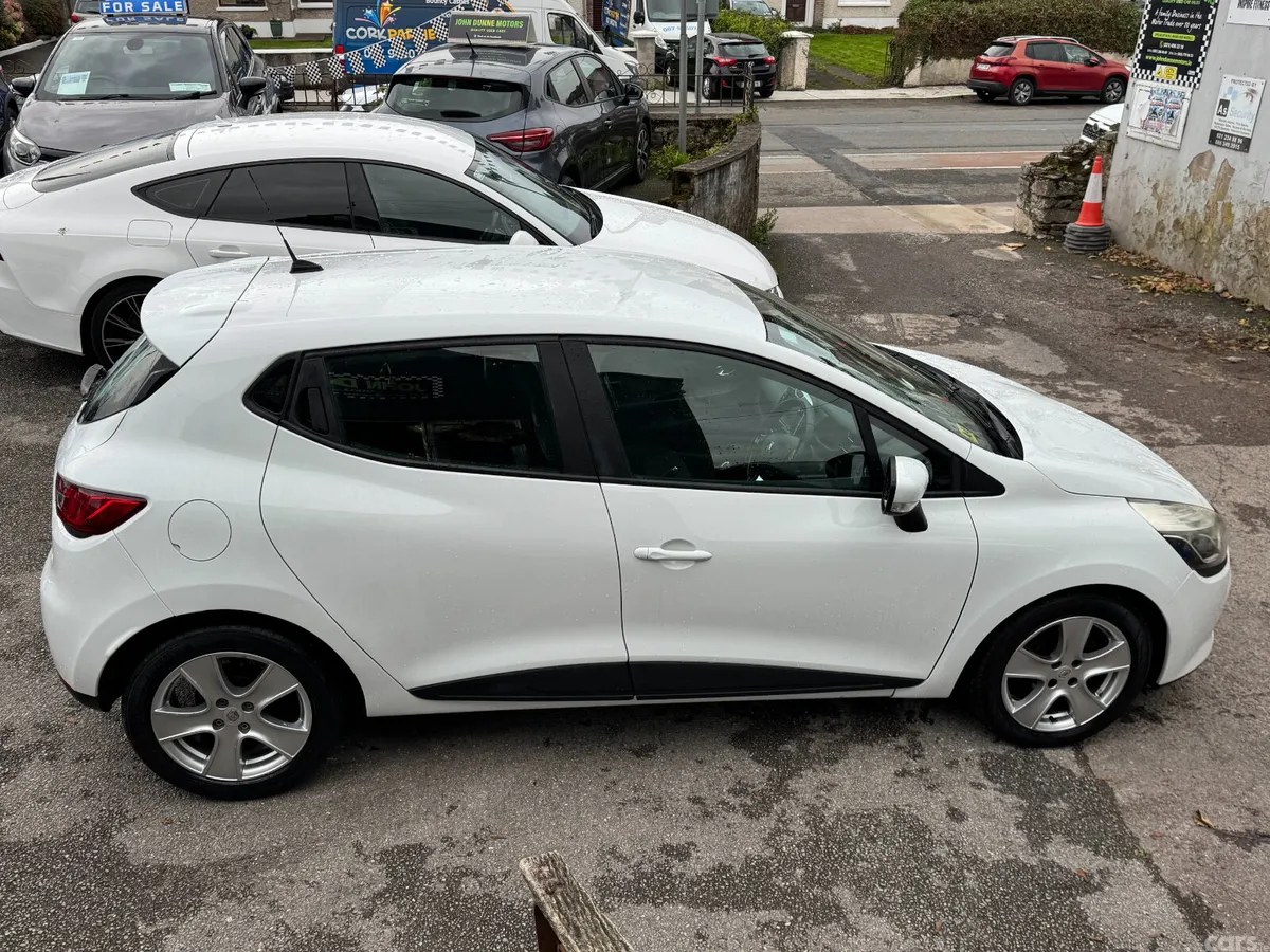 Renault Clio Hatchback, Petrol, 2015, White
