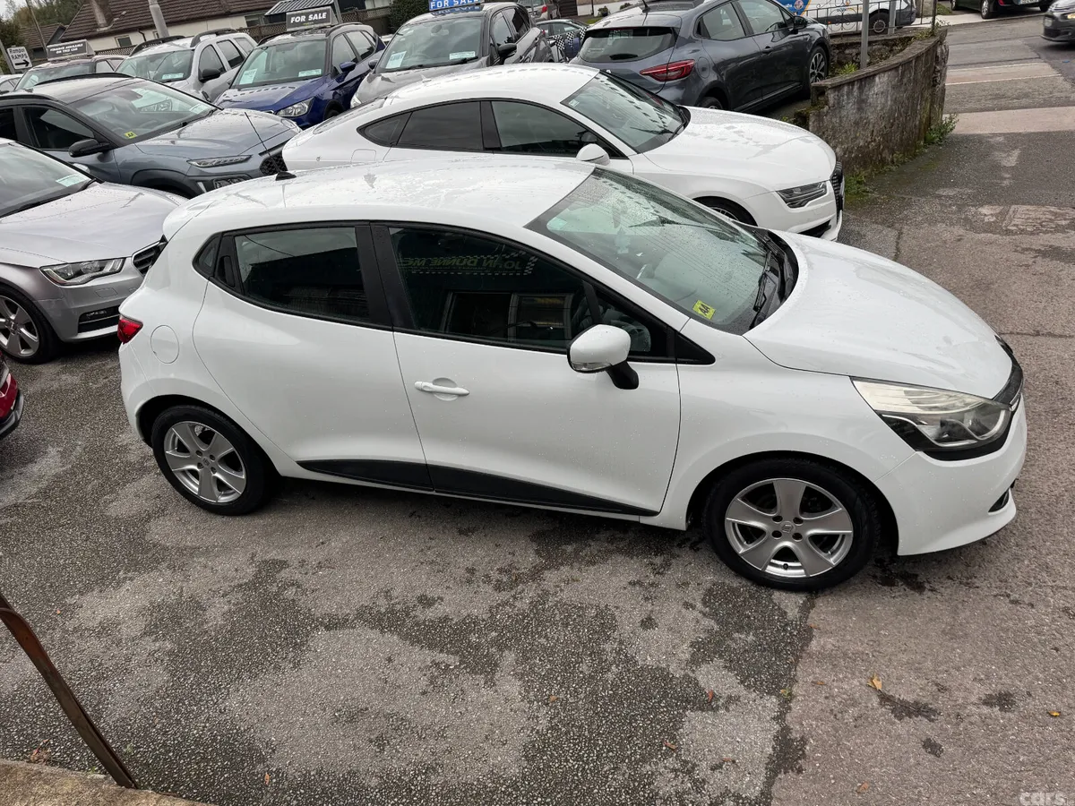 Renault Clio Hatchback, Petrol, 2015, White
