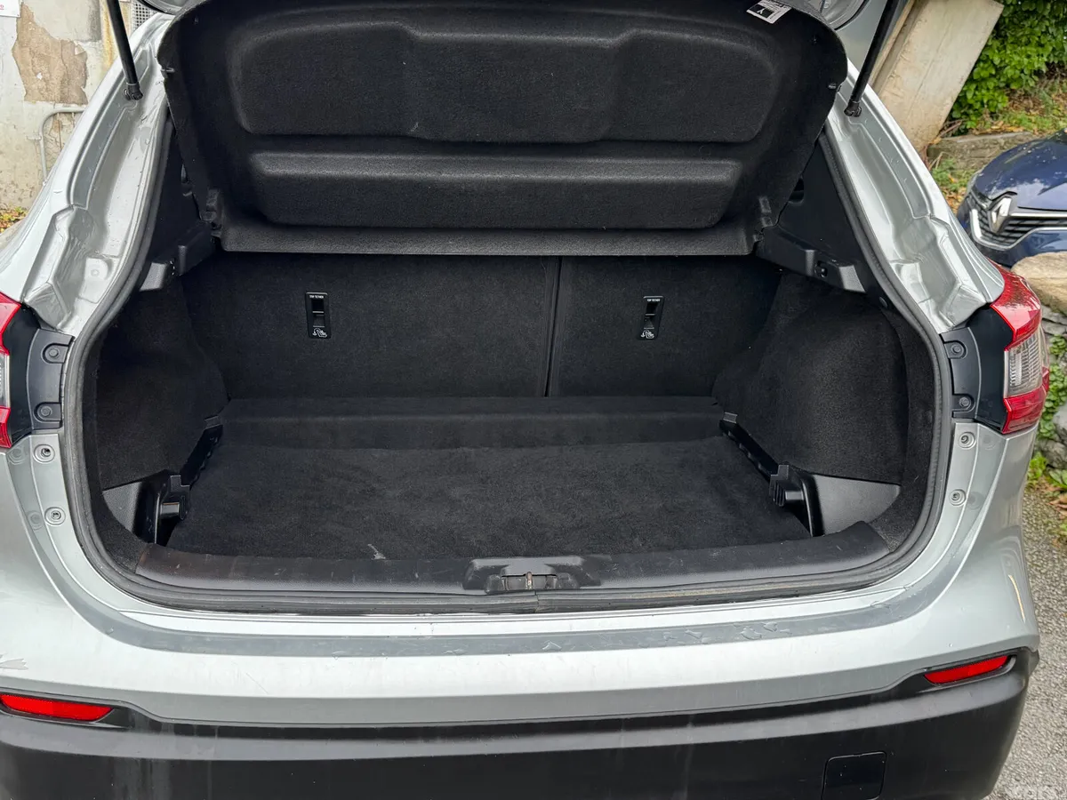 Nissan Qashqai MPV, Diesel, 2019, Grey