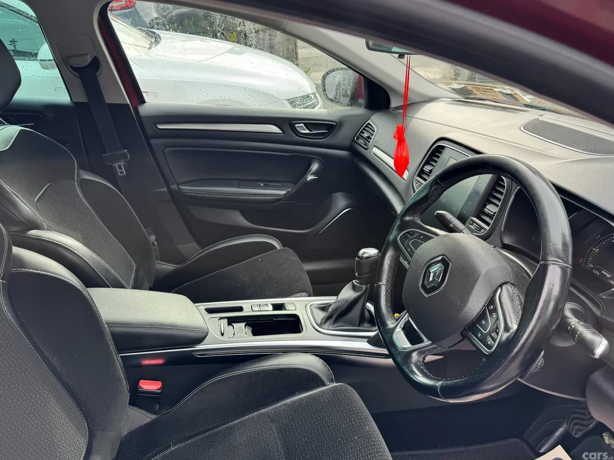 Renault Megane Saloon, Diesel, 2017, Red