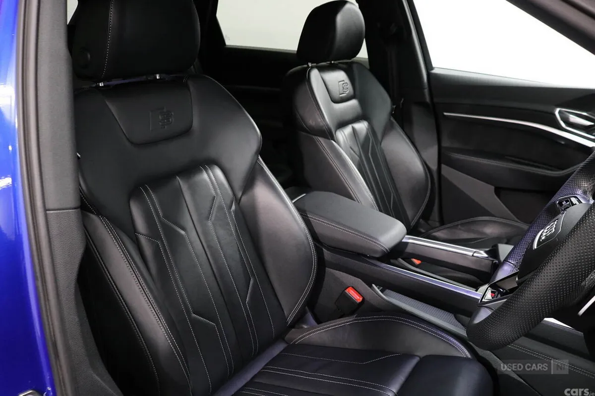 Audi Q8 SUV, Electric, 2024, Blue