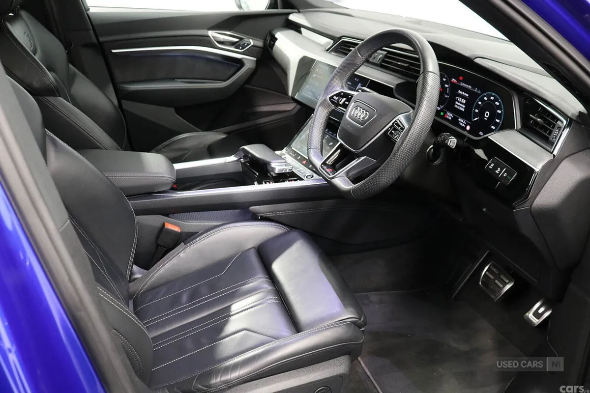 Audi Q8 SUV, Electric, 2024, Blue