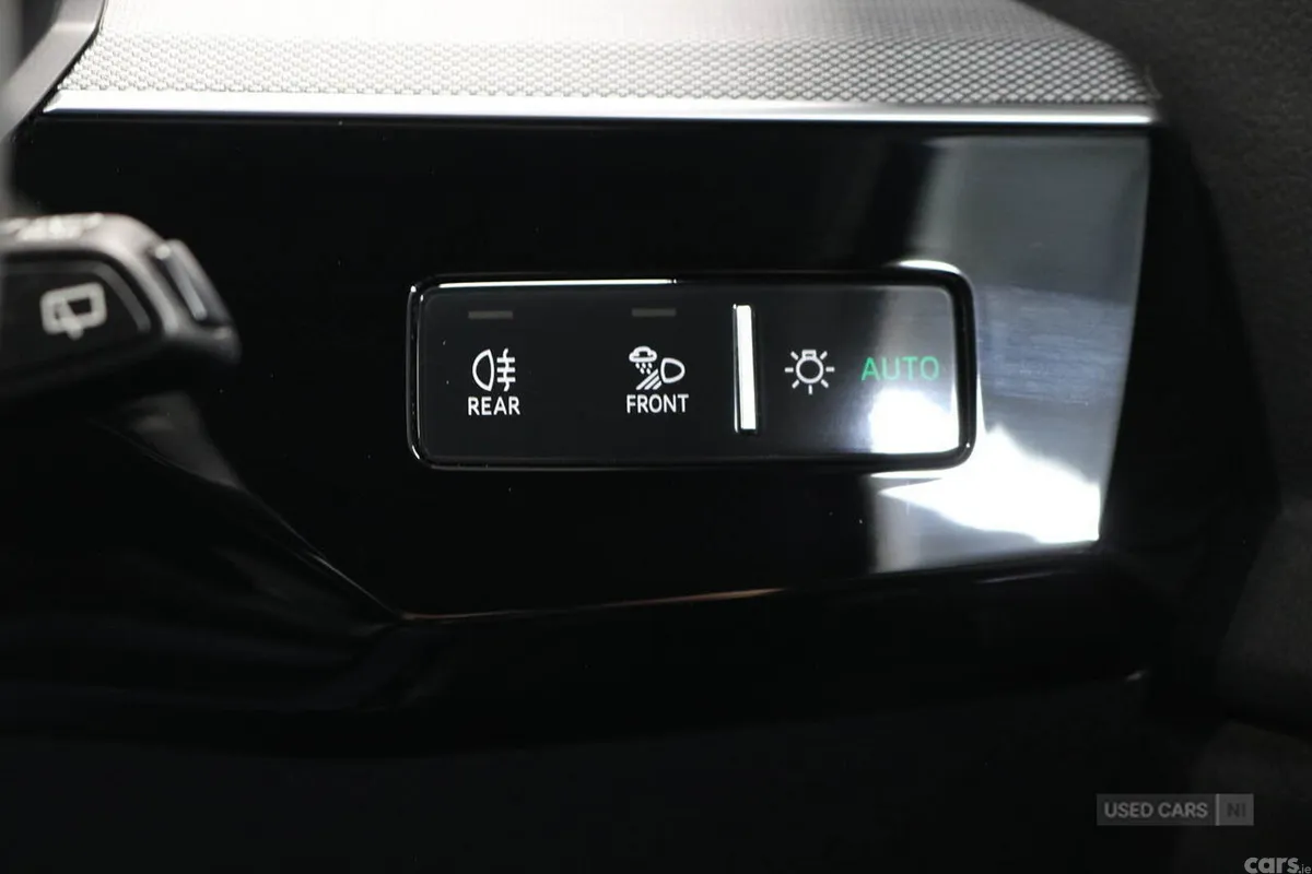 Audi Q8 SUV, Electric, 2024, Blue