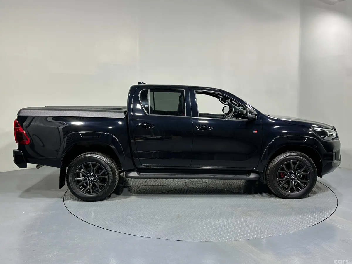 Toyota Hilux Pick Up, Diesel, 2024, Black