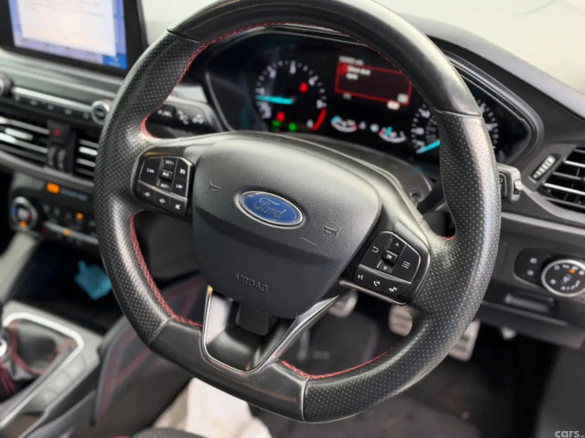 Ford Focus Hatchback, Diesel, 2019, Black